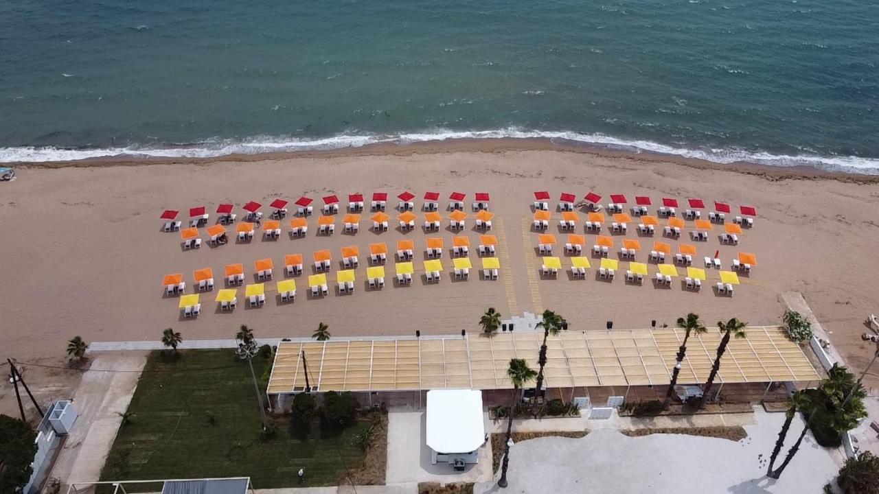 Buka Sandy Beach Messíni エクステリア 写真