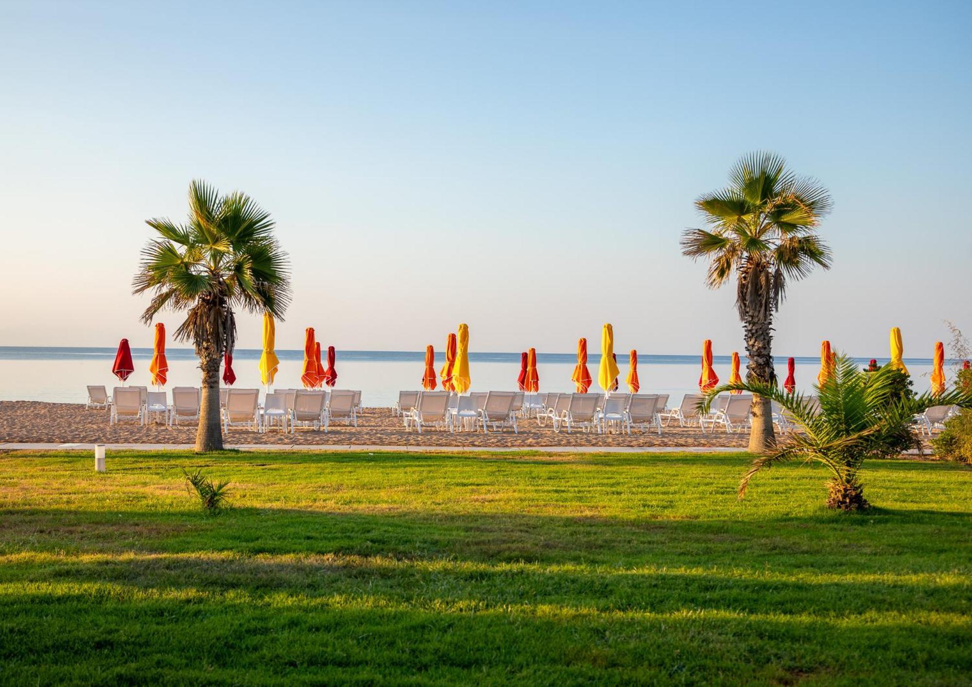 Buka Sandy Beach Messíni エクステリア 写真